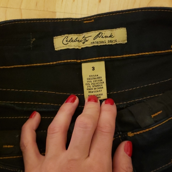 Shorts - Picture 3 of 3